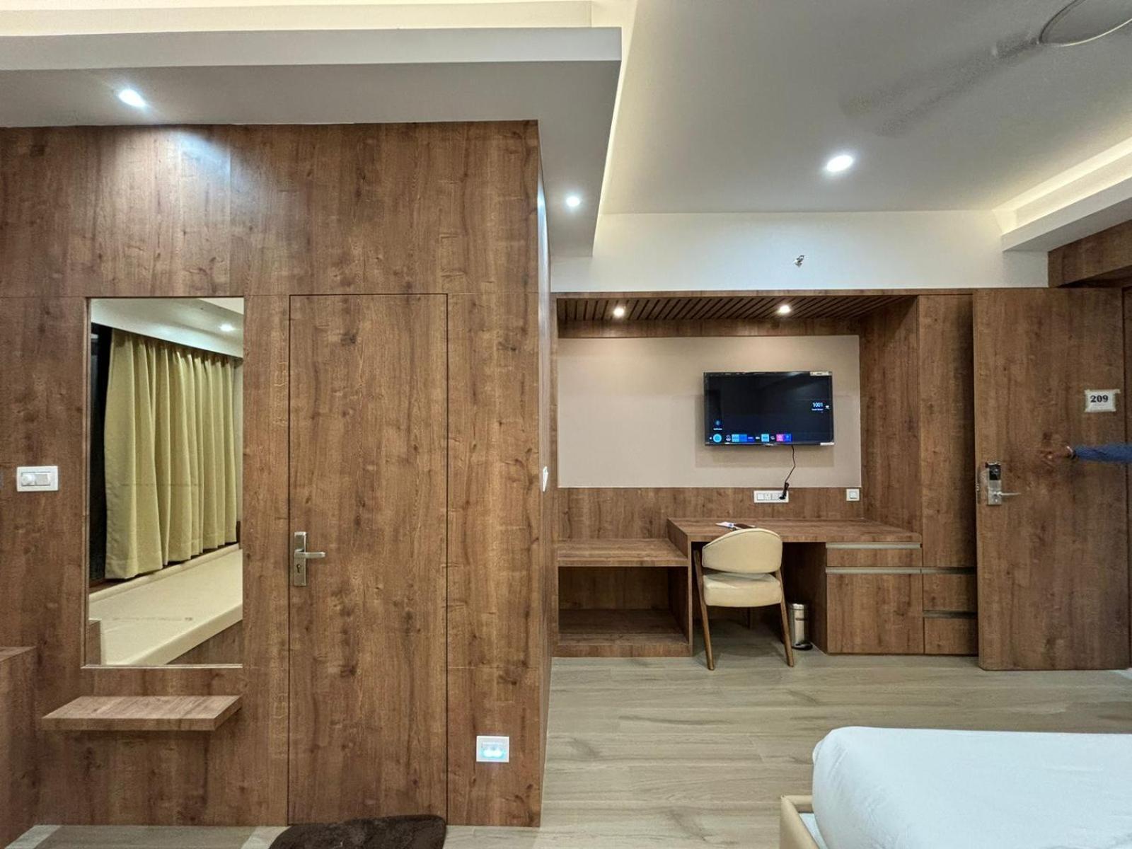 The Pearl Club Resort Shānti Niketan Εξωτερικό φωτογραφία